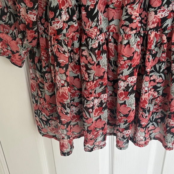 Misguided Floral Long Sleeve Dress - Picture 4 of 9